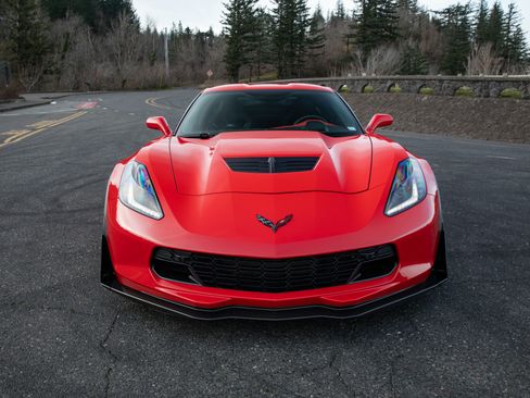 Used 2016 Chevrolet Corvette Z06 w/ 3LZ Preferred Equipment Group image 10