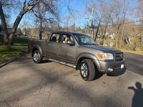 Used 2005 Toyota Tundra Limited image 2