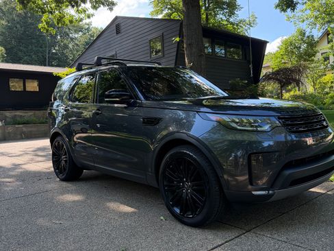 Used 2019 Land Rover Discovery HSE AWD/4WD image 2