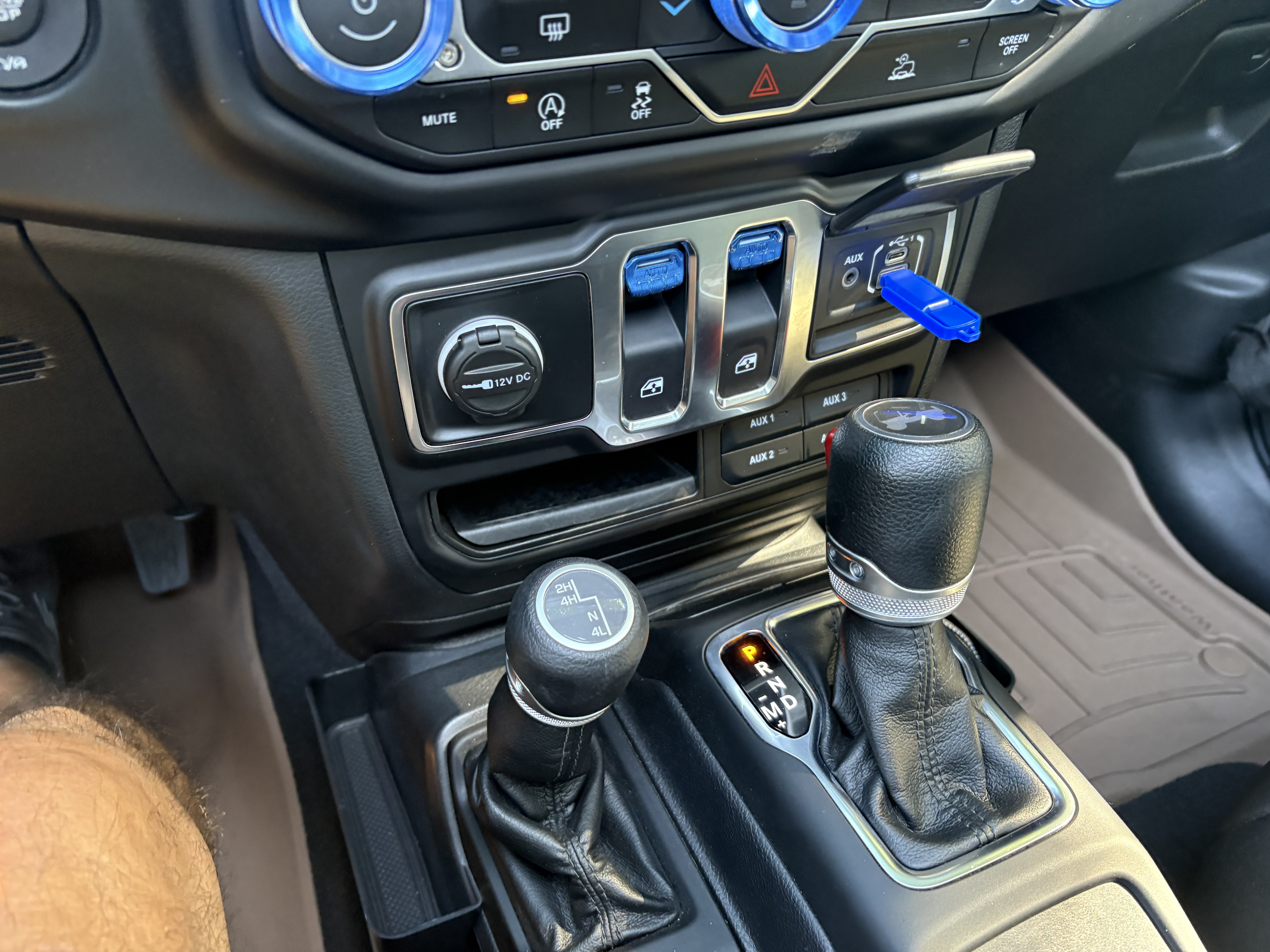 Used 2021 Jeep Wrangler Sport AWD/4WD image 16