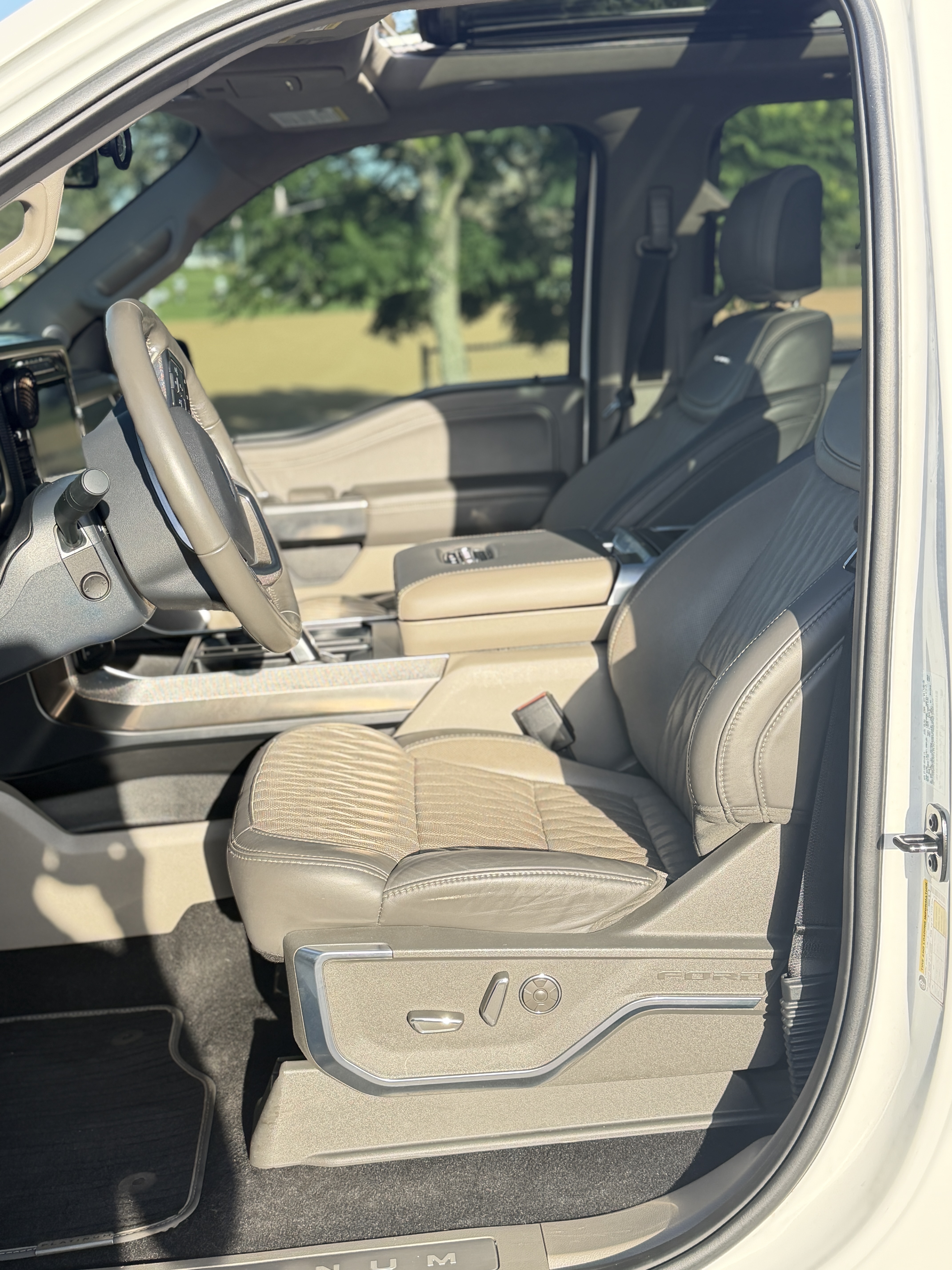 Used 2024 Ford F150 Platinum w/ Equipment Group 703A Plus AWD/4WD image 4