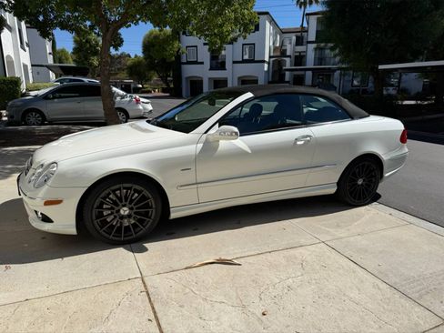 Used 2009 Mercedes-Benz CLK 350 Cabriolet image 2