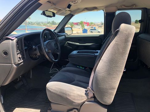 Used 2004 Chevrolet Silverado 1500 LS w/ Light Duty Power Package image 2