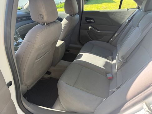 Used 2015 Chevrolet Malibu LS FWD image 9