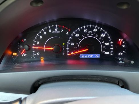 Used 2010 Toyota Camry LE image 12