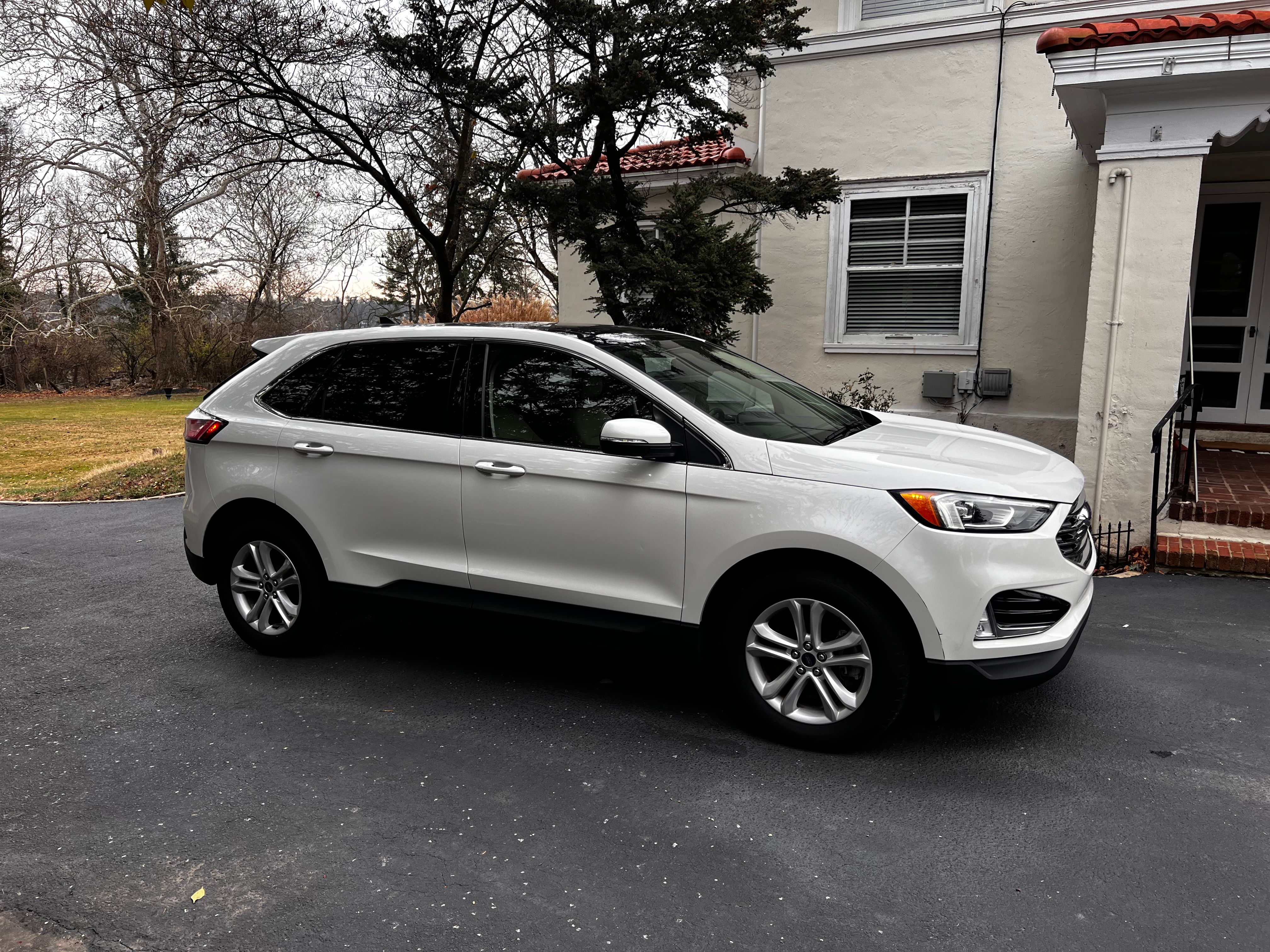 Used 2020 Ford Edge SEL w/ Convenience Package AWD/4WD image 2