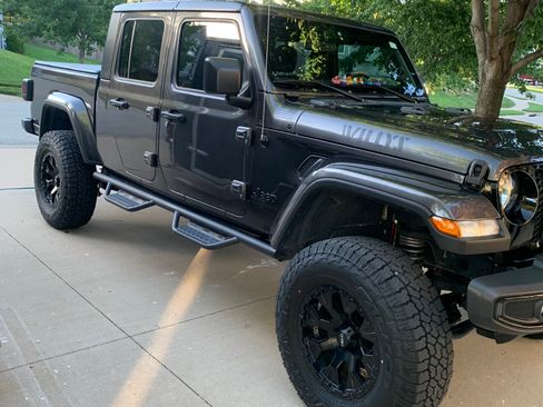 Used 2021 Jeep Gladiator Sport AWD/4WD image 15