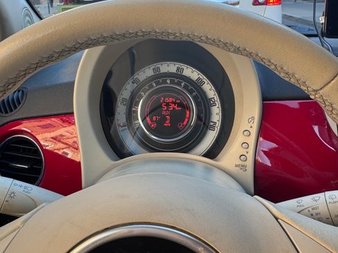 Used 2015 FIAT 500 Pop FWD image 9