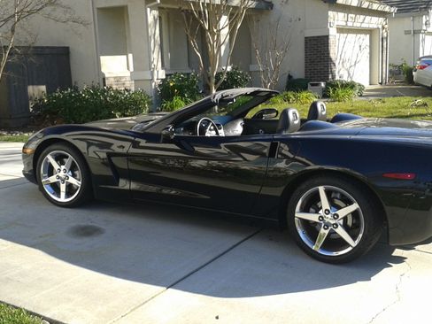 Used 2005 Chevrolet Corvette Convertible w/ Preferred Equipment Group image 3