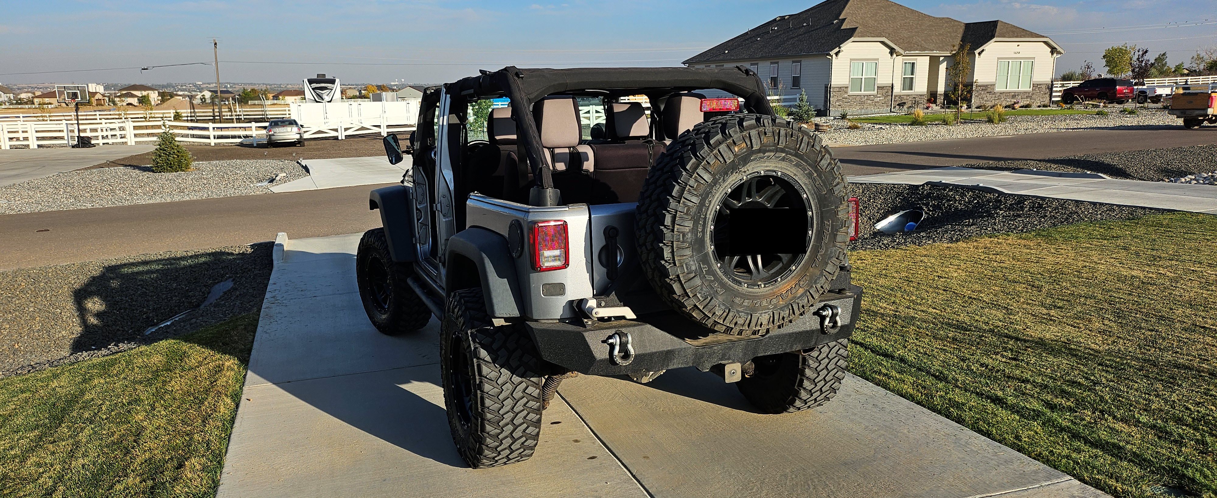 Used 2015 Jeep Wrangler Unlimited Rubicon w/ Dual Top Group AWD/4WD image 6