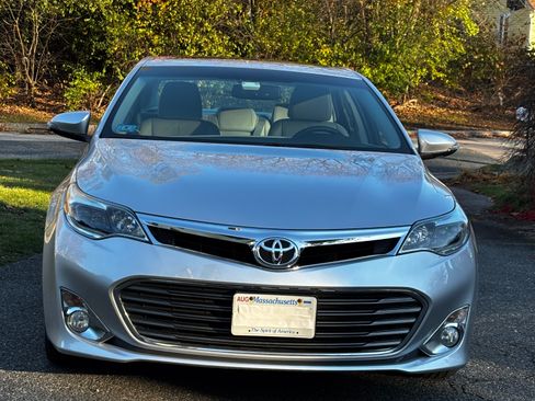 Used 2014 Toyota Avalon Limited image 2