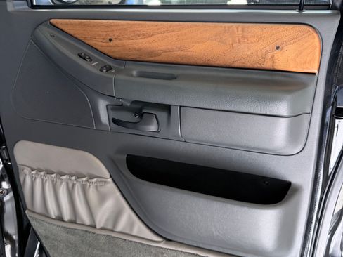 Used 1996 Ford E-150 and Econoline 150 RWD image 21