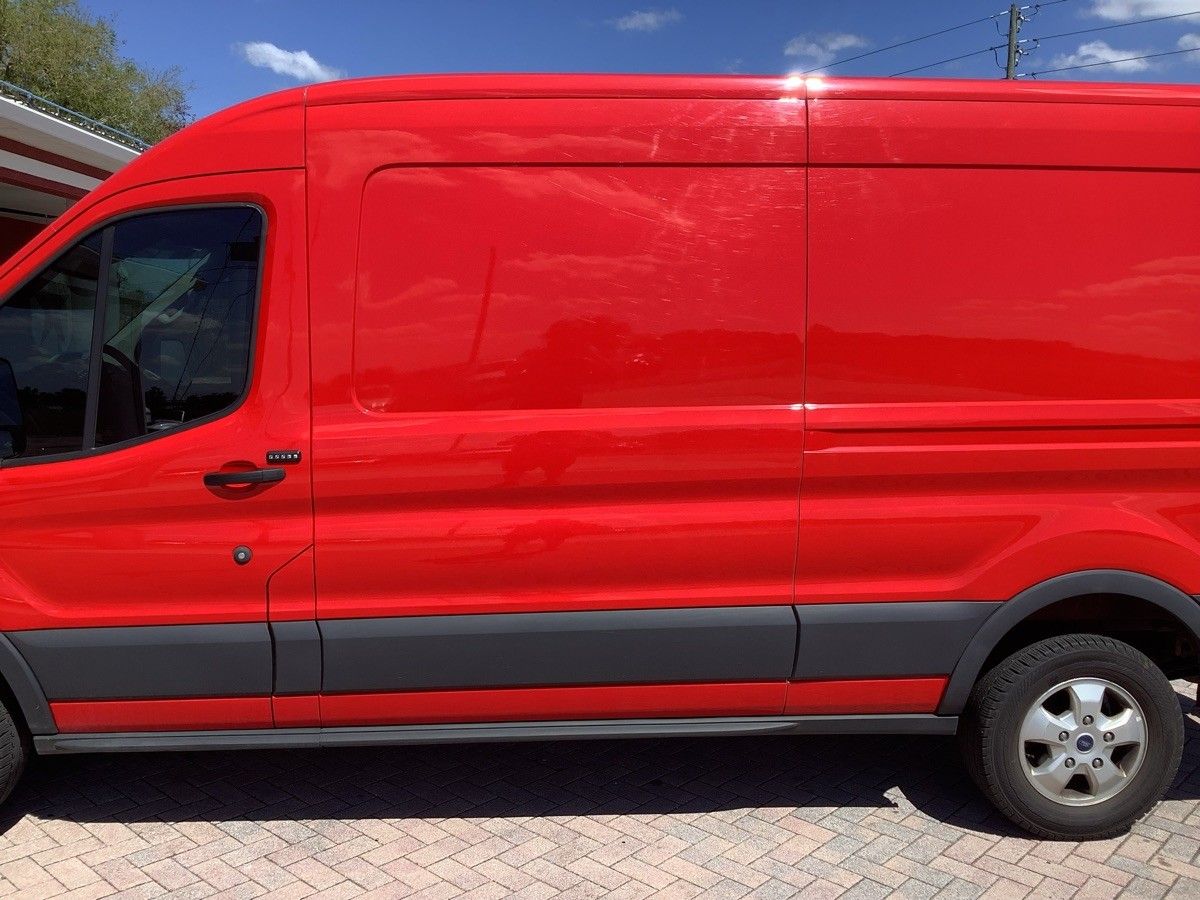 Used 2018 Ford Transit 250 148 Medium Roof RWD image 4