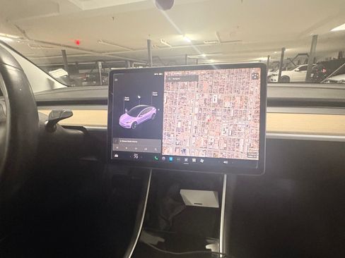 Used 2018 Tesla Model 3 Long Range image 9