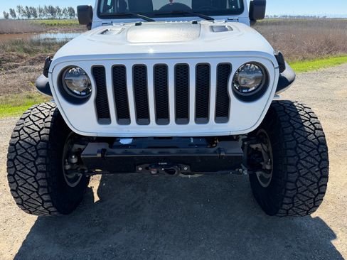 Used 2021 Jeep Wrangler Rubicon w/ LED Lighting Group AWD/4WD image 4
