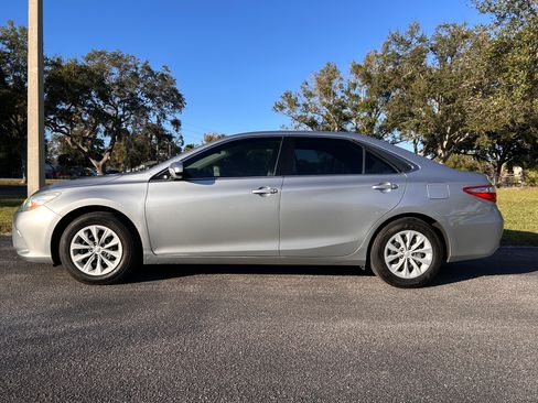Used 2015 Toyota Camry LE image 15