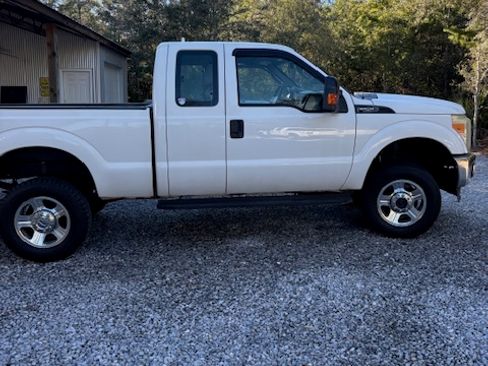 Used 2015 Ford F250 XL w/ Power Equipment Group image 2