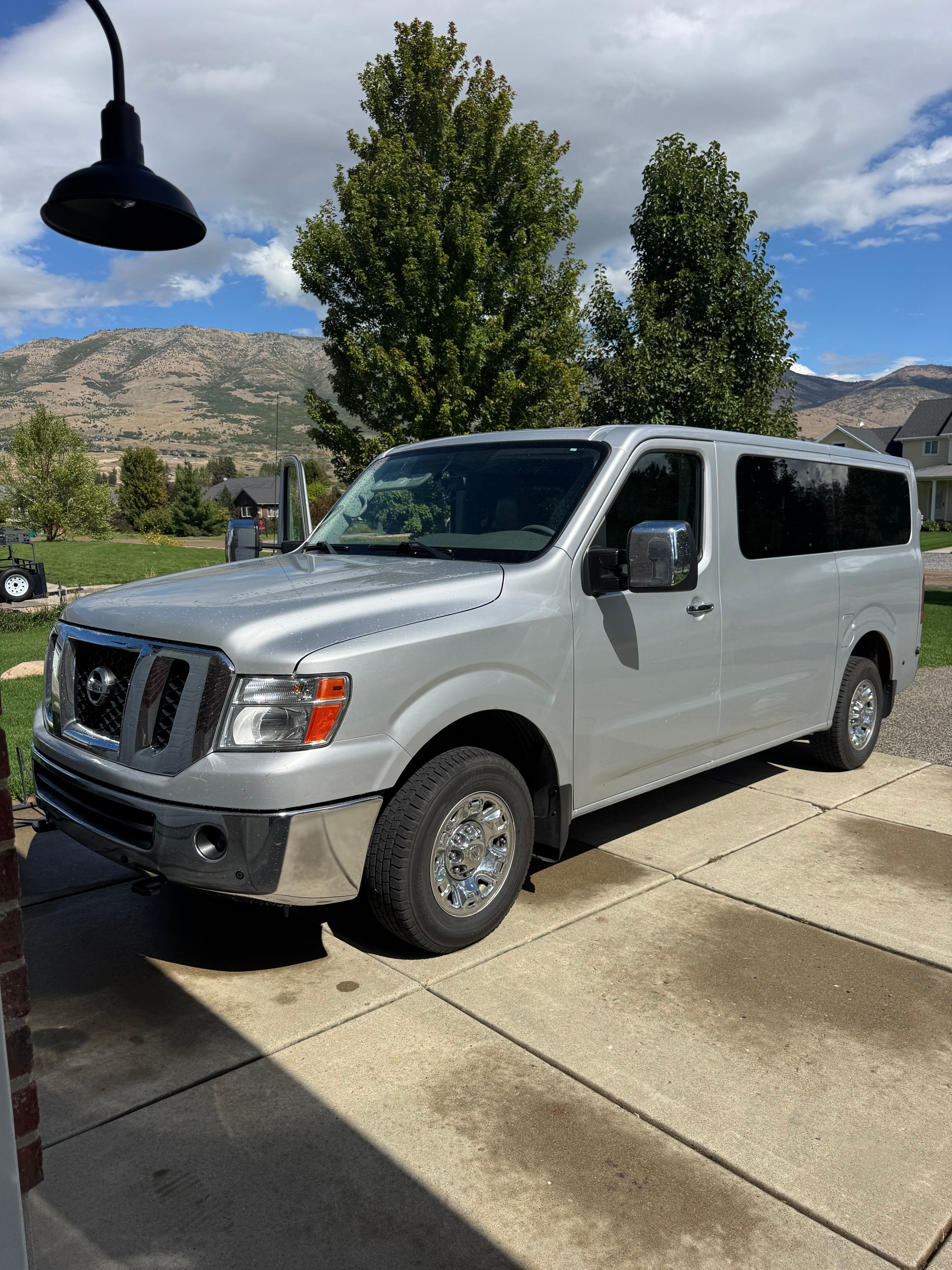 Used 2020 Nissan NV 3500 SL RWD image 1