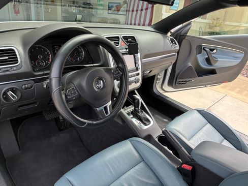 Used 2013 Volkswagen Eos Executive FWD image 5