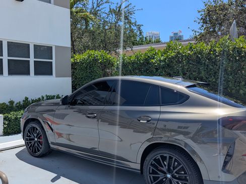 Used 2024 BMW X6 xDrive40i w/ Executive Package image 9