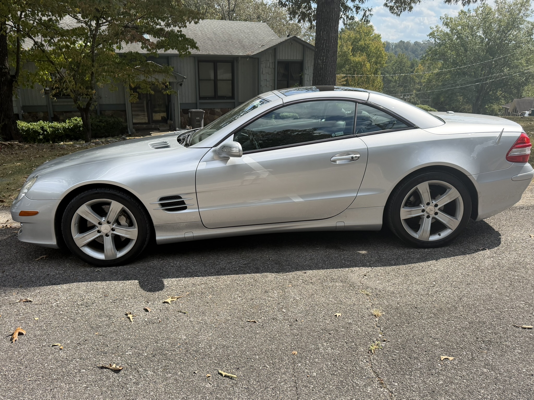 Used 2008 Mercedes-Benz SL 550 image 2