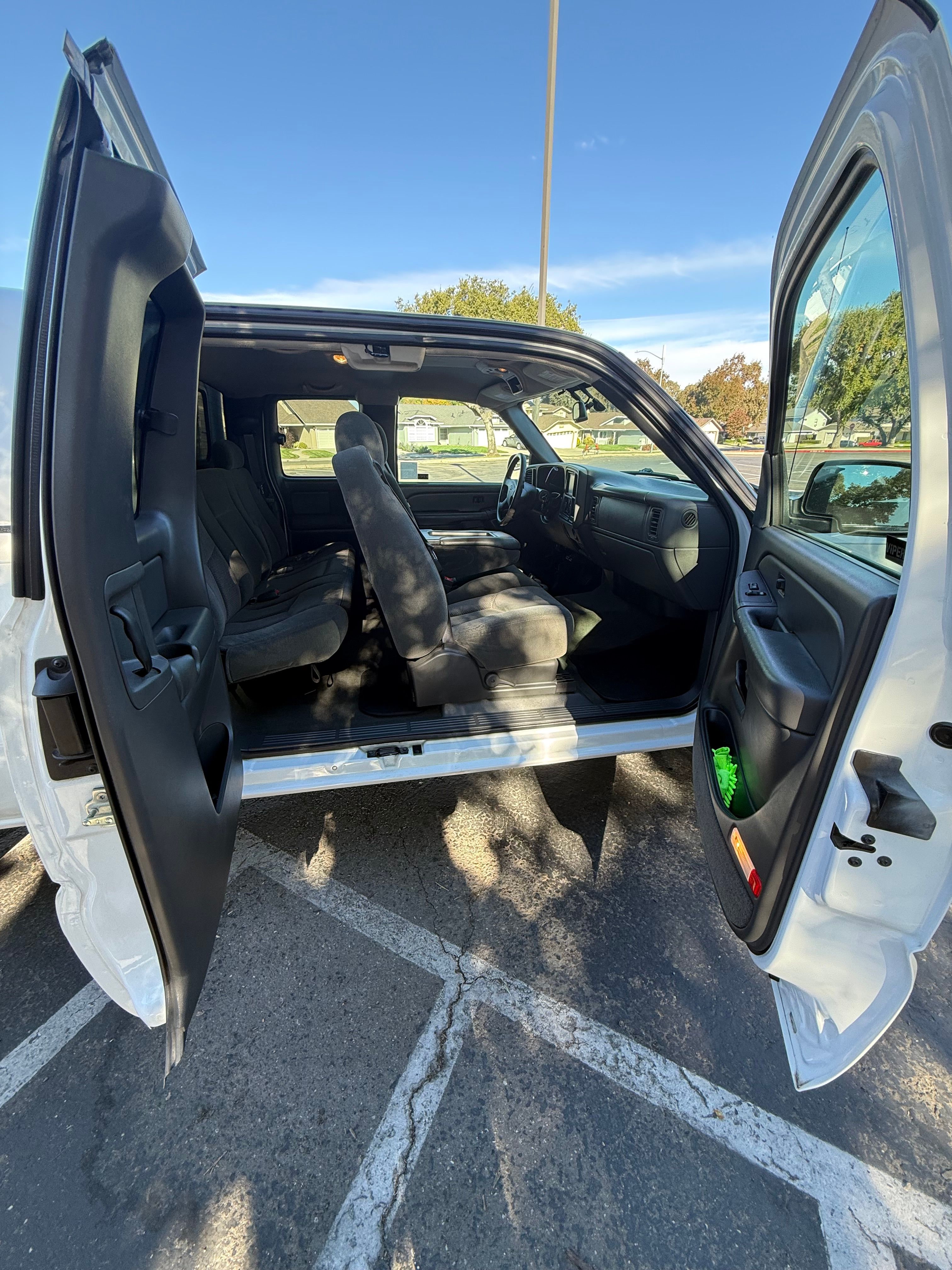 Used 2004 Chevrolet Silverado 1500 LS w/ Light Duty Power Package RWD image 13