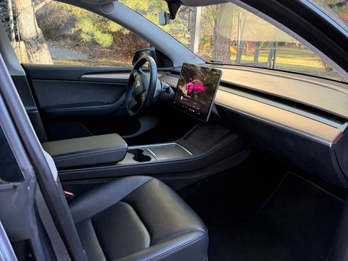 Used 2023 Tesla Model Y Long Range image 5