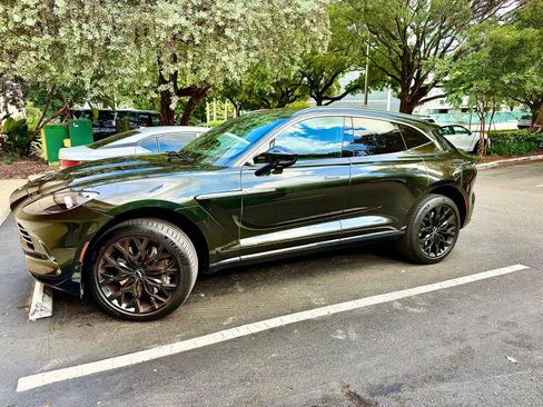 Used 2021 Aston Martin DBX AWD/4WD image 21