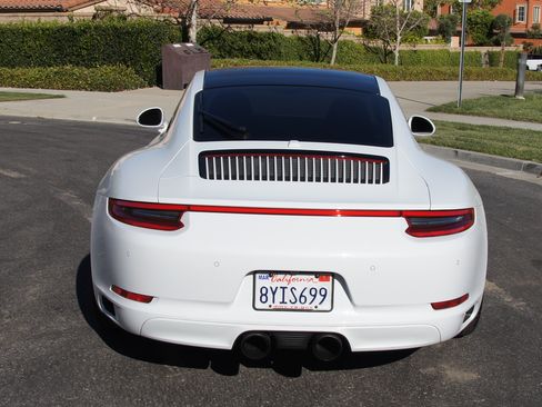 Used 2017 Porsche 911 Carrera 4 image 8