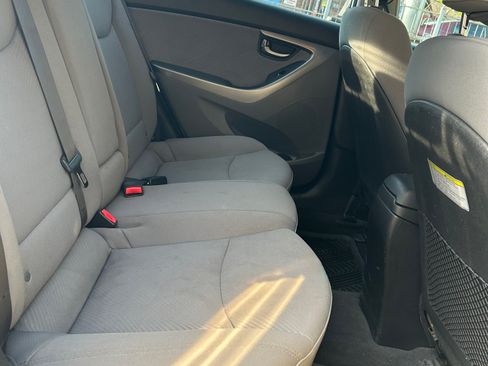 Used 2013 Hyundai Elantra GLS w/ Preferred Pkg FWD image 11