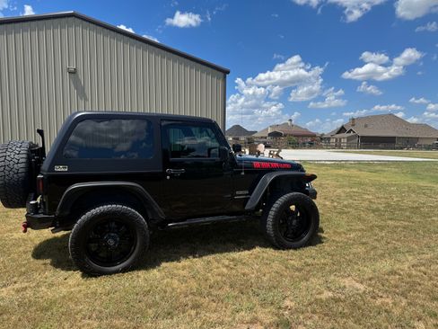 Used 2015 Jeep Wrangler Sport w/ Quick Order Package 23S AWD/4WD image 8