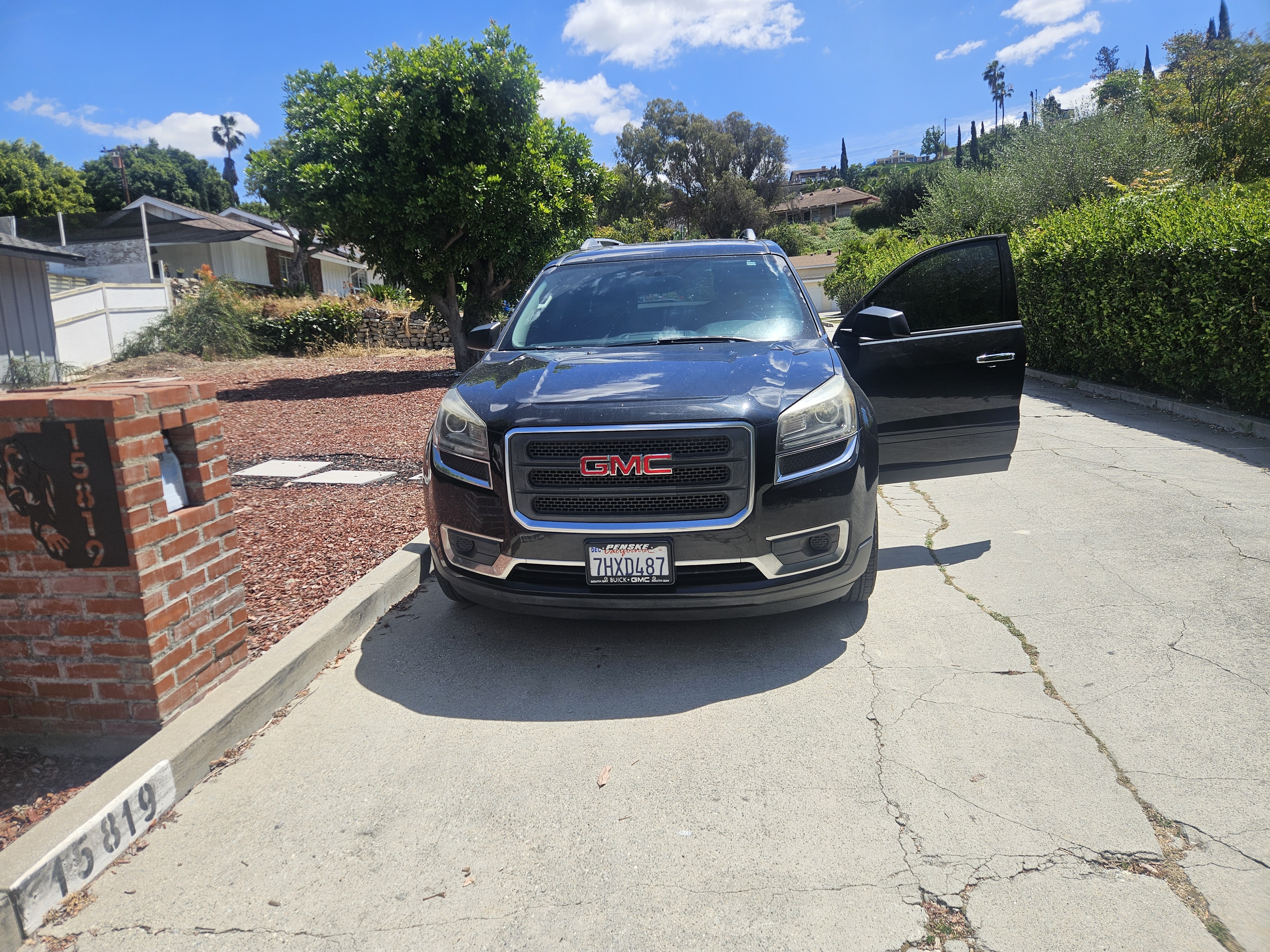Used 2015 GMC Acadia SLE FWD image 8
