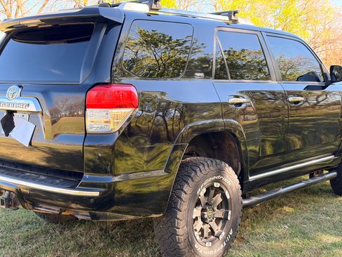 Used 2012 Toyota 4Runner SR5 w/ Convenience Pkg image 4