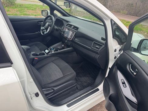 Used 2021 Nissan Leaf SV image 18