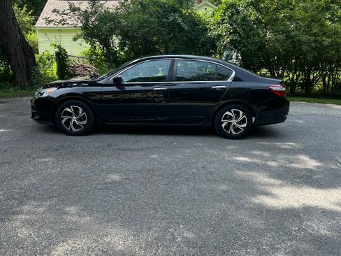 Used 2016 Honda Accord LX image 12