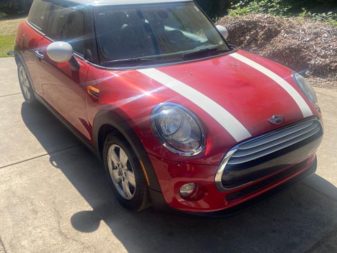 Used 2015 MINI Cooper 2-Door Hardtop image 2