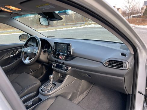 Used 2018 Hyundai Elantra GT w/ Style Package 02 image 28