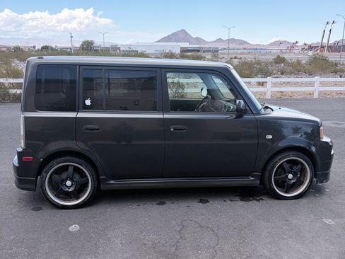 Used 2006 Scion xB FWD image 9