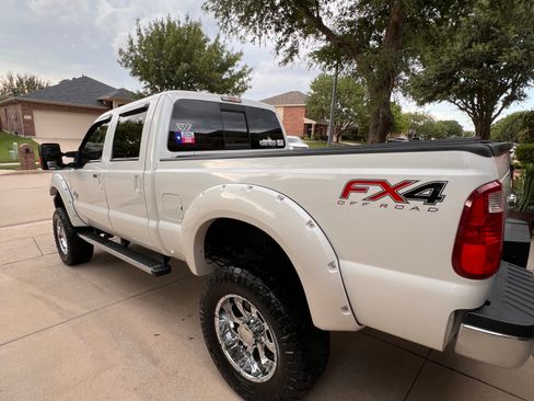 Used 2016 Ford F250 Lariat w/ Lariat Ultimate Package image 5