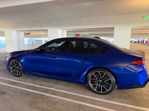 Used 2025 BMW M5 w/ Carbon Package image 5