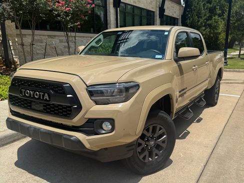 Used 2020 Toyota Tacoma SR5 RWD image 1