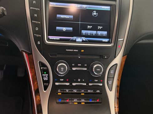 Used 2016 Lincoln MKX Reserve w/ Luxury Package image 11