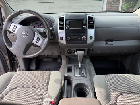 Used 2016 Nissan Frontier SV AWD/4WD image 12