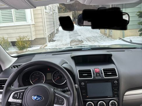 Used 2017 Subaru Forester 2.5i Premium w/ All-Weather Package image 9