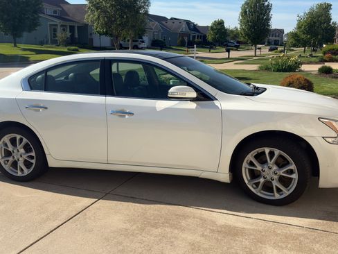 Used 2014 Nissan Maxima 3.5 SV w/ Premium Package FWD image 1
