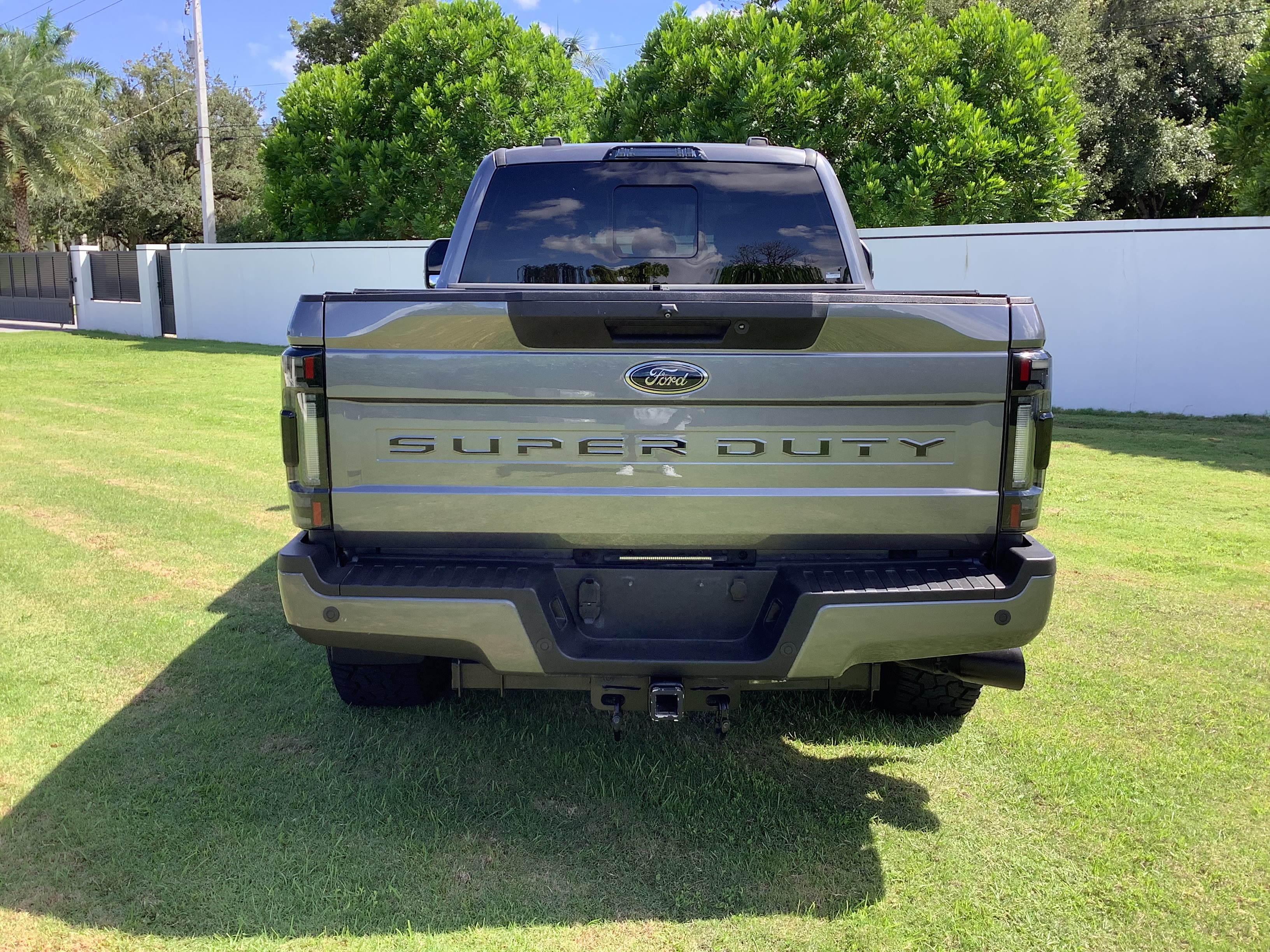 Used 2022 Ford F250 Lariat w/ Black Appearance Package AWD/4WD image 8