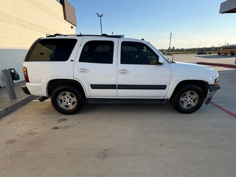 Used 2004 Chevrolet Tahoe LT w/ LT Preferred Equipment Group image 2