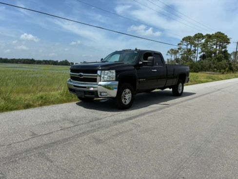 Used 2009 Chevrolet Silverado 3500 LTZ w/ LTZ Plus Package AWD/4WD image 27