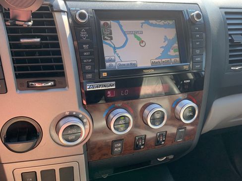 Used 2013 Toyota Tundra Platinum image 19