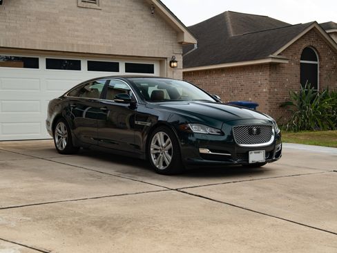 Used 2017 Jaguar XJ L Portfolio AWD/4WD image 1